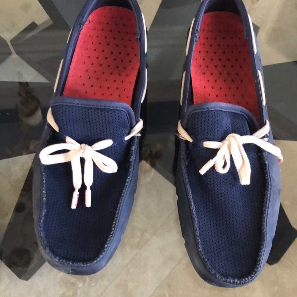 Swims shoes